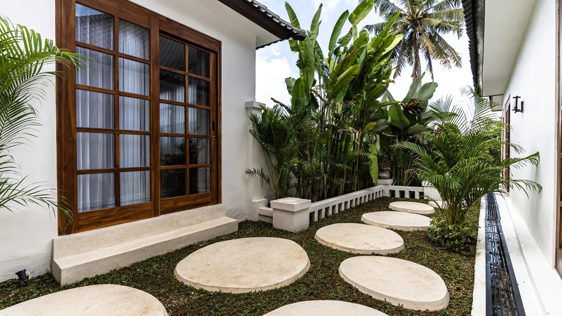 Hanging Gardens Villa By Evdekimi Ubud